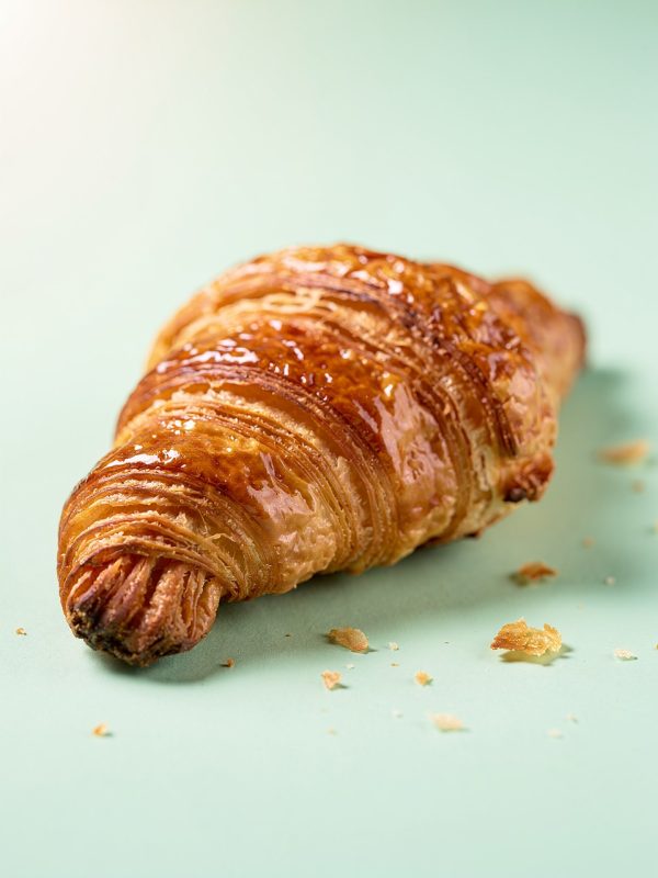 Croissant cu unt